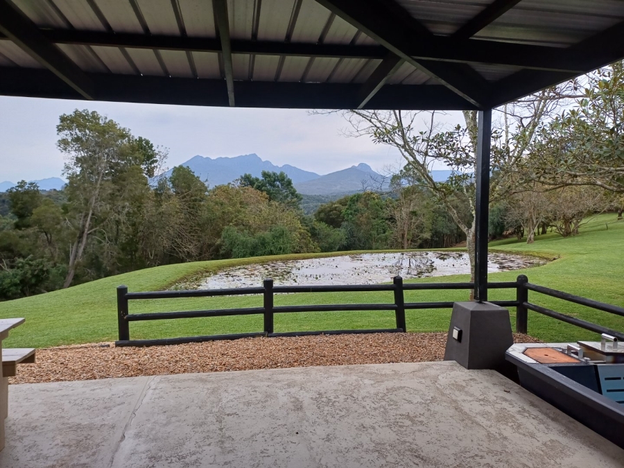 4 Bedroom Property for Sale in Hoekwil Western Cape